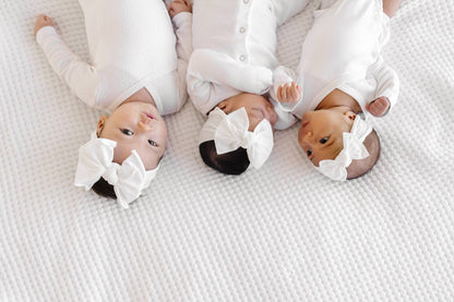 ITTY BITTY KNOT Bow: White