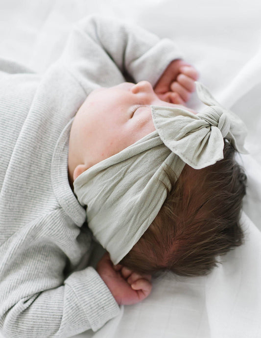KNOT Bow: Grey